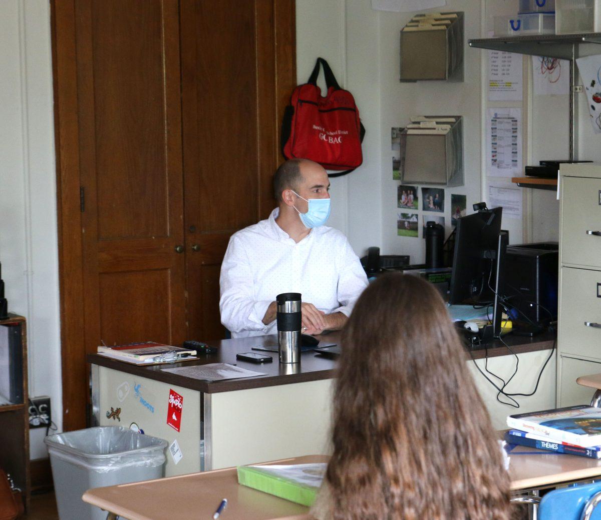Distance learning creates unfamiliar experiences for students, teachers