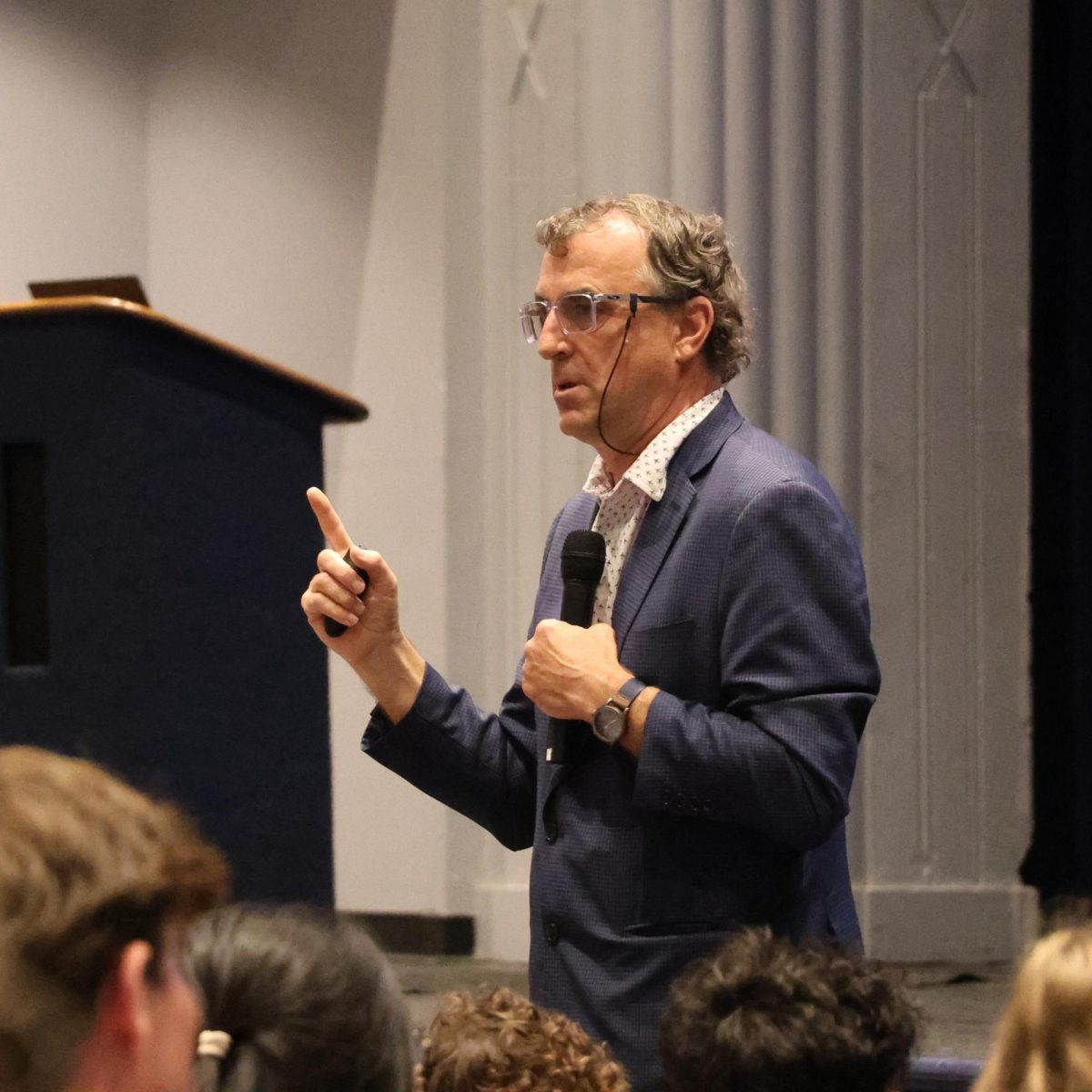 Alex Kershaw speaks to upperclassmen and visiting French students about World War II and the Holocaust Wednesday, Oct. 8.
